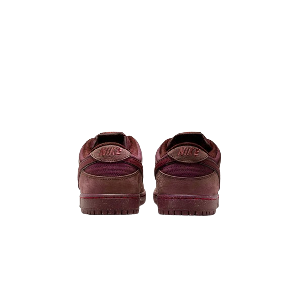 Tênis Dunk Low SB "City of Love" Masculino Vinho