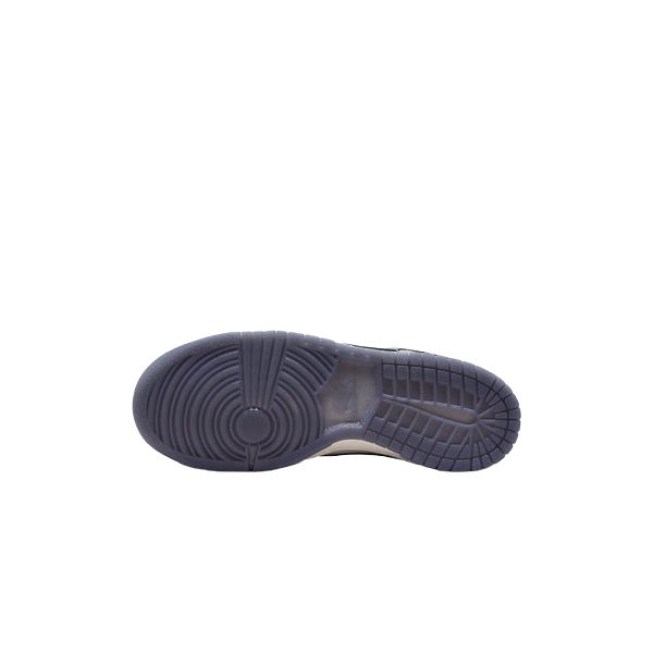 Tênis Dunk Low "Light Carbon" Feminino Cinza