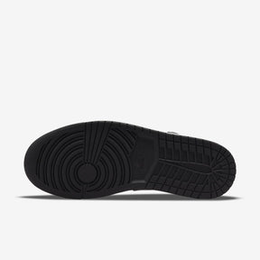 Tênis Air Jordan 1 Low "Black Medium Grey" Preto / Branco