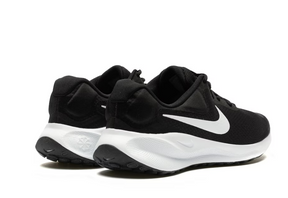 Tênis Nike Revolution 7