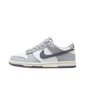 Tênis Dunk Low "Light Carbon" Feminino Cinza