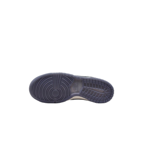 Tênis Dunk Low "Light Carbon" Feminino Cinza